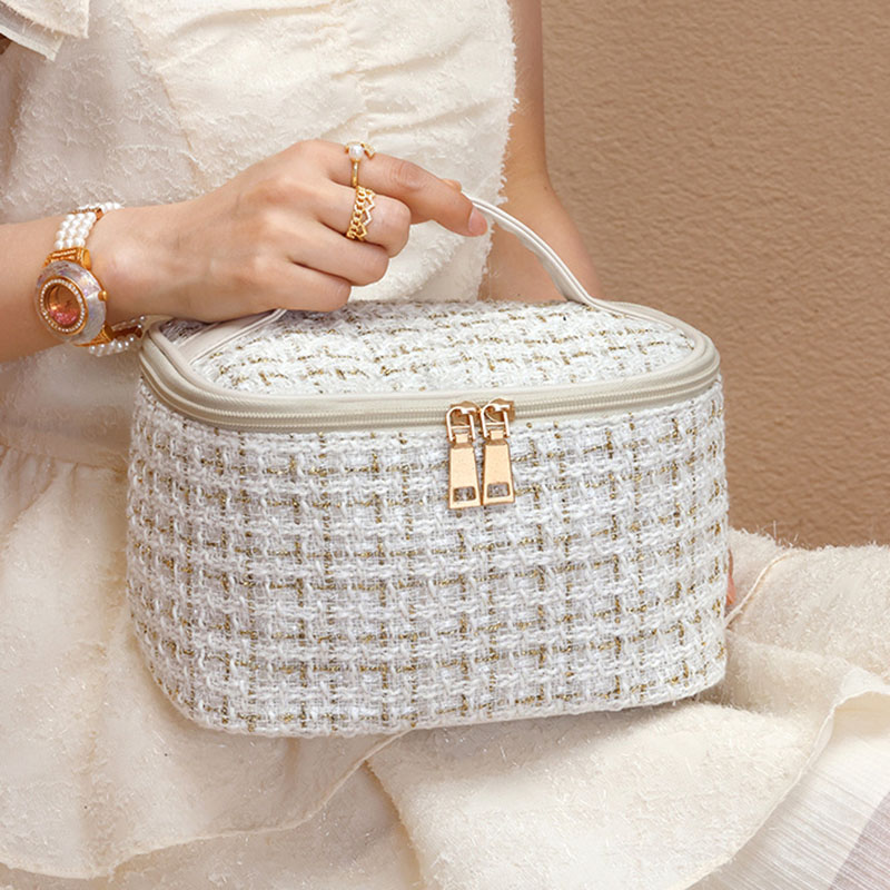 Women's canvas cosmetic bag