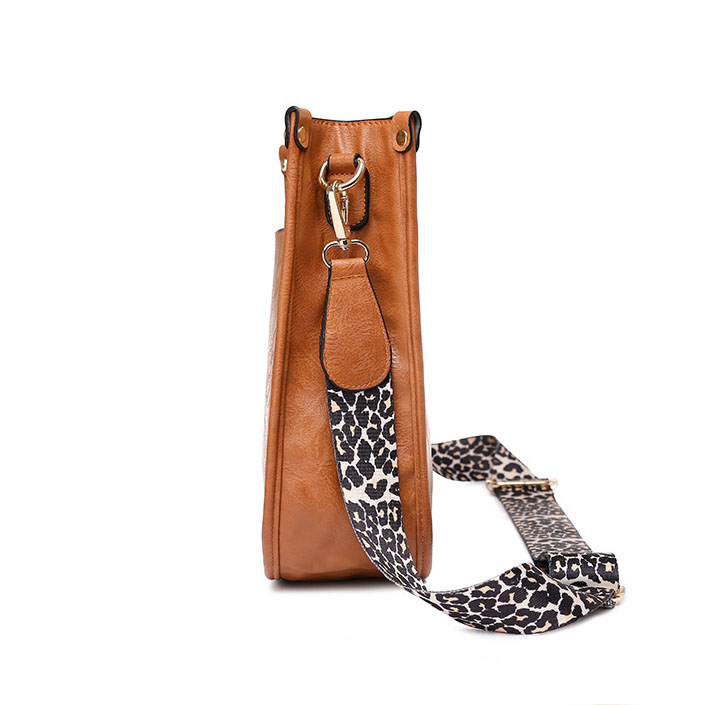 Wholesale PU leather messenger bag for women - Image 3